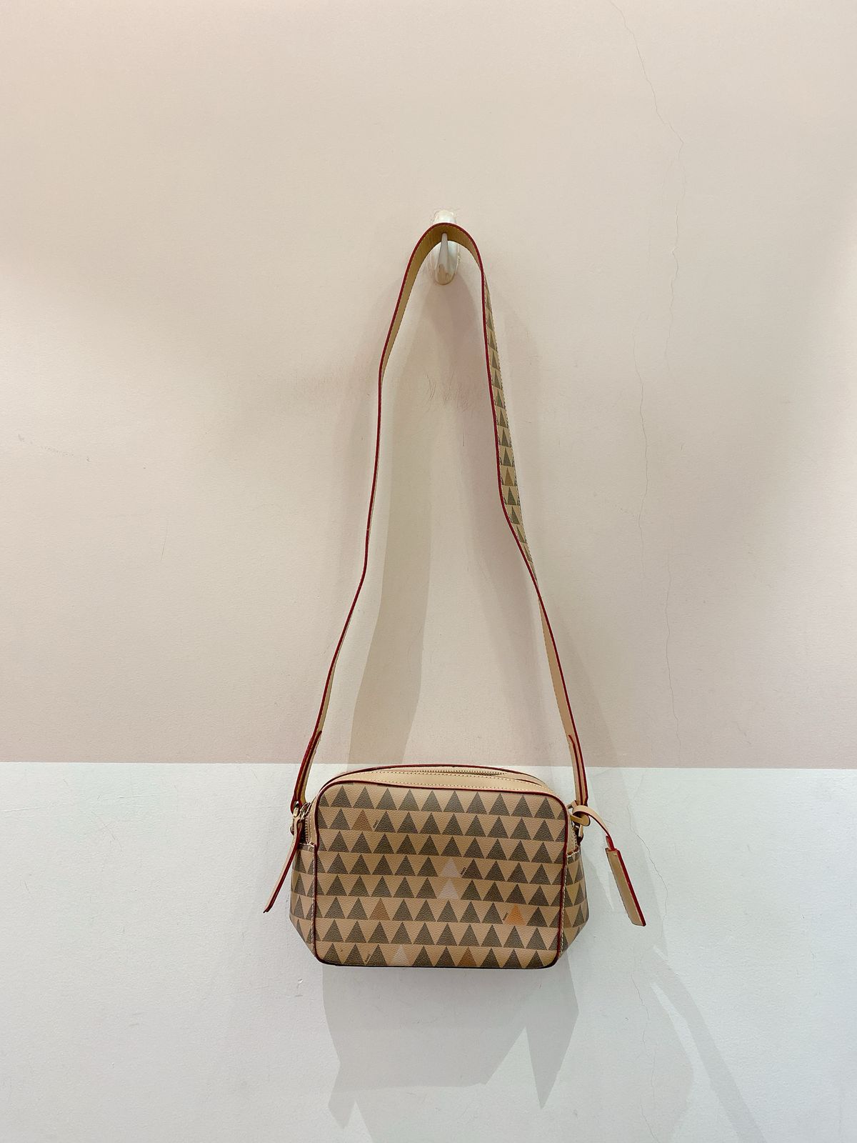 Bolsa bege triangle Schutz
