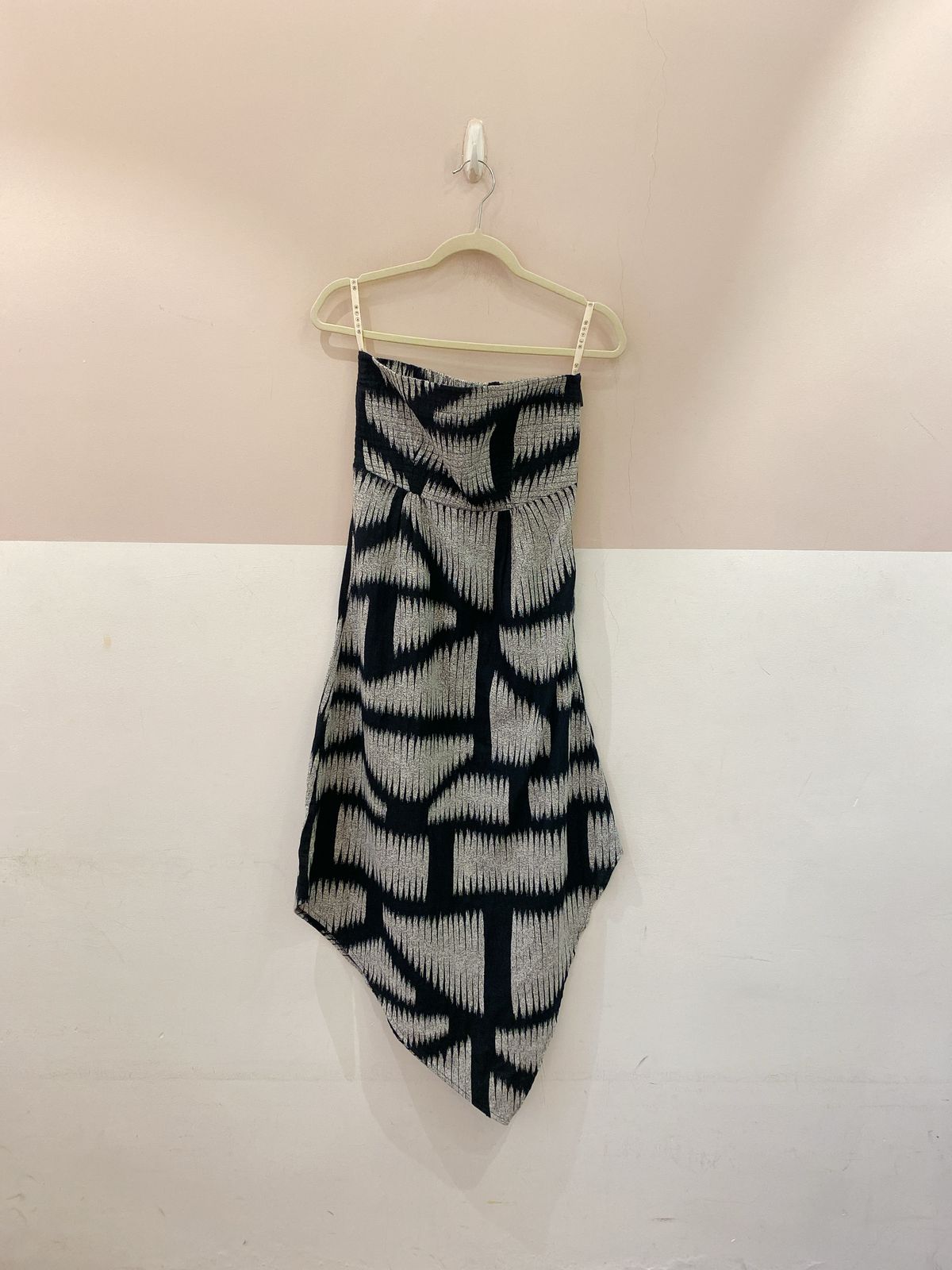 Vestido midi sem alça estampado A. Niemeyer 38