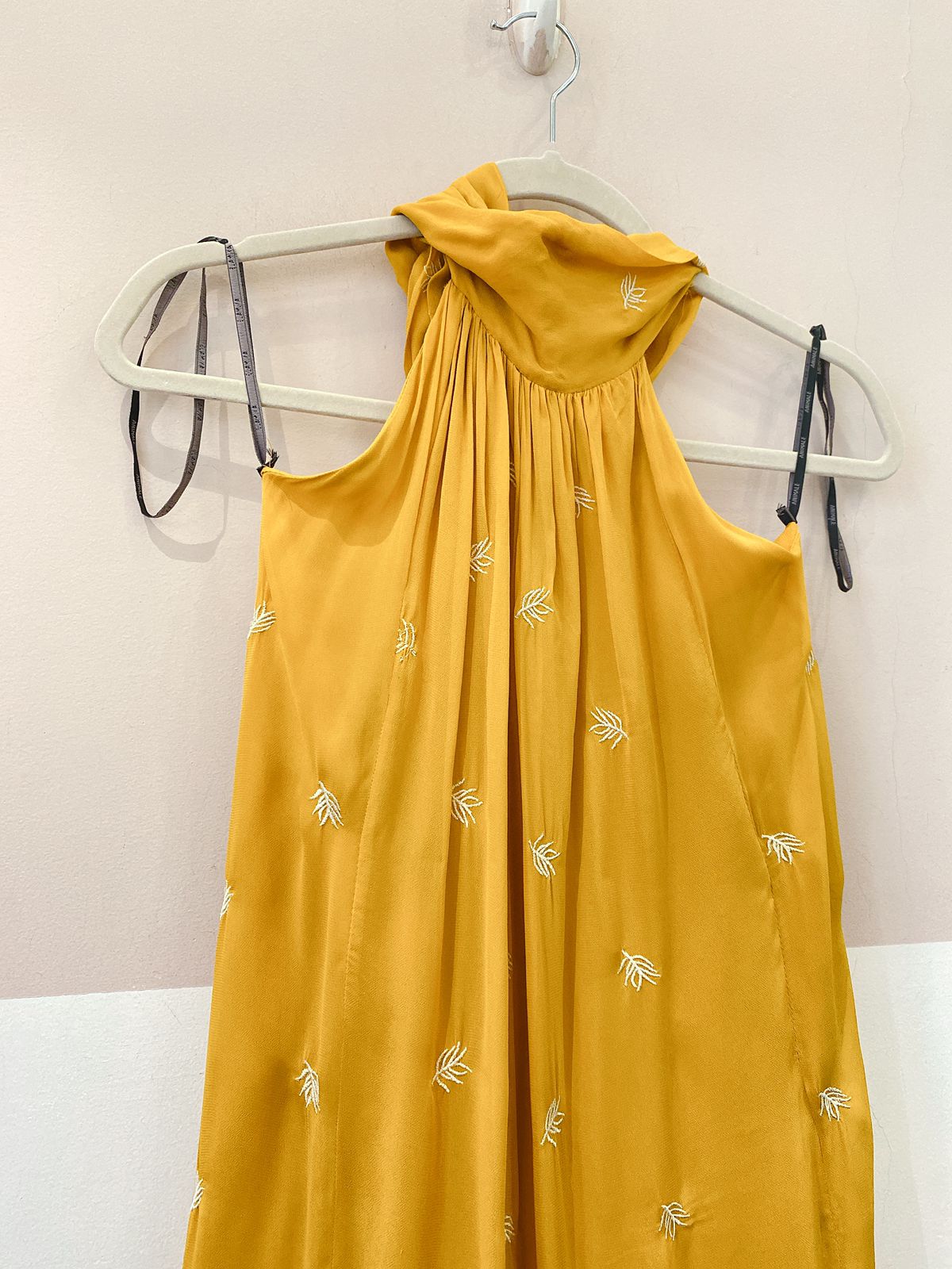 Vestido mostarda bordados Animale 36/38